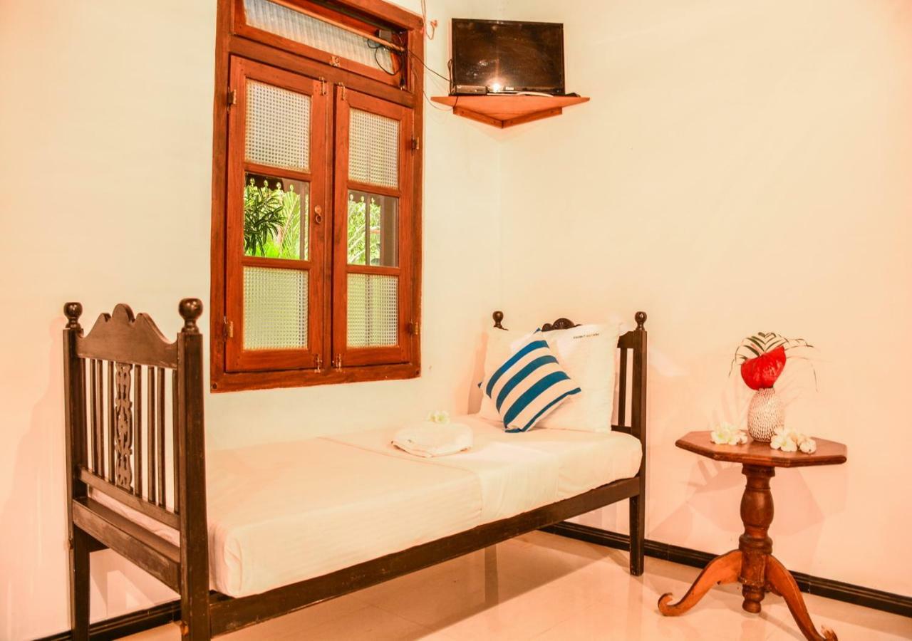 Araliya Gardens Hotel Hikkaduwa Buitenkant foto
